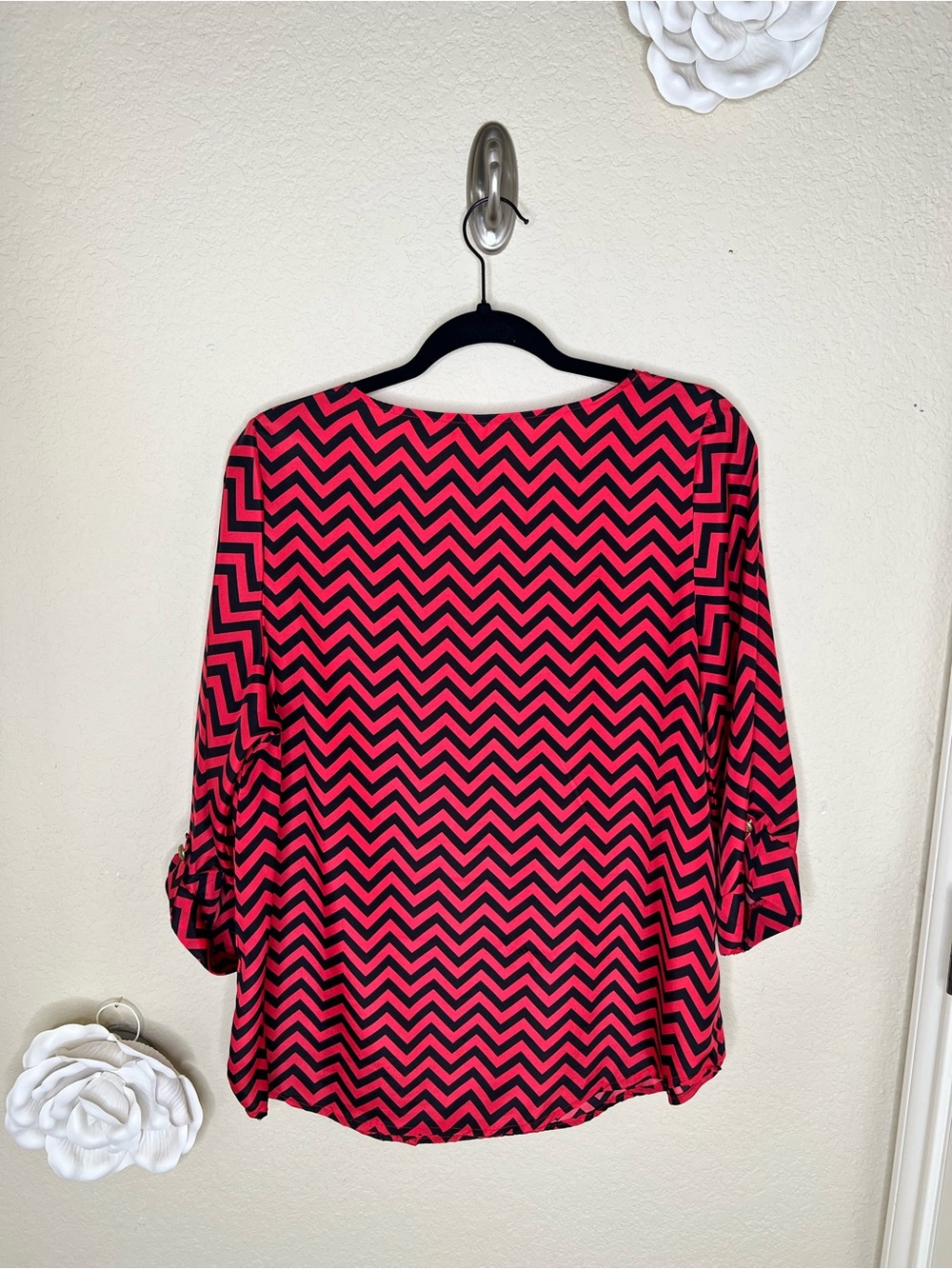 NTM: Texas Tech Red Raiders Bamboo Chevron Pink Black Blouse Roll Tab Large - Picture 9 of 13